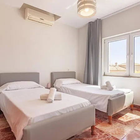 Guzman - Casa Jacek קלפה