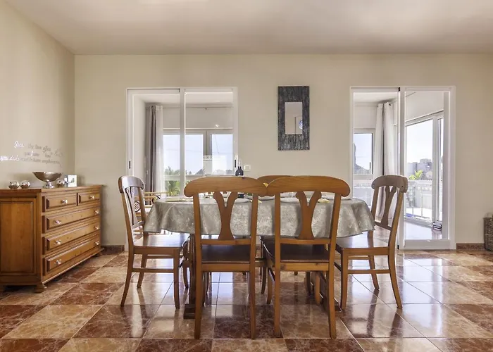 Guzman - Casa Jacek Calpe