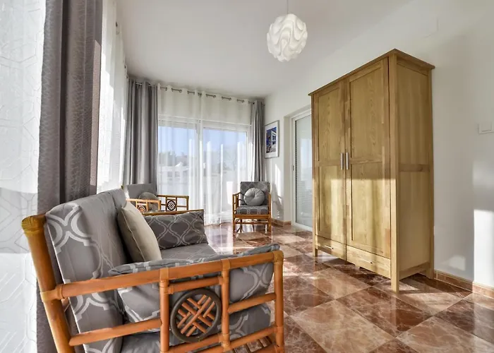 Guzman - Casa Jacek Calpe